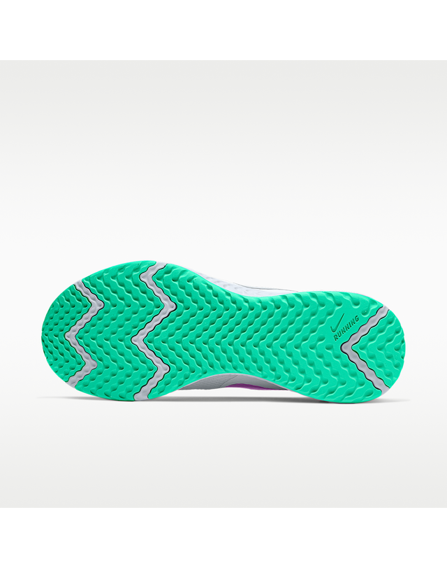 나이키 [NIKE] 나이키 레볼루션 5 여성 로드 러닝화 / 화이트-그린 글로우-풋볼 그레이-바이올렛 쇼크_BQ3207-111 착용컷