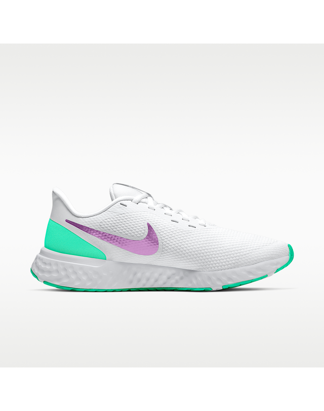 나이키 [NIKE] 나이키 레볼루션 5 여성 로드 러닝화 / 화이트-그린 글로우-풋볼 그레이-바이올렛 쇼크_BQ3207-111 착용컷