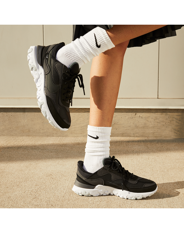 나이키 [NIKE] 나이키 리액트 리비전 여성 신발 / 블랙-화이트-퓨어 플래티넘-앤트러사이트_DQ5188-001 착용컷