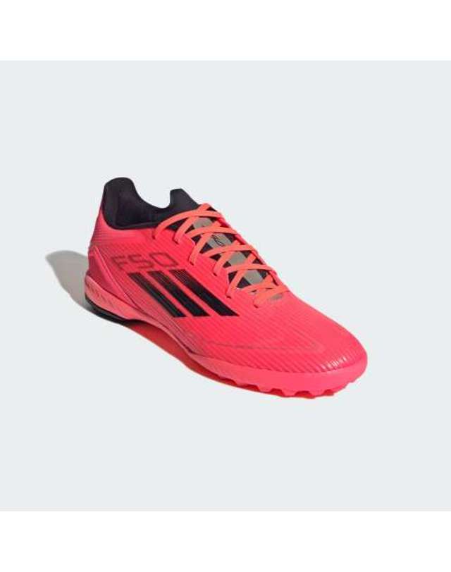아디다스 [ADIDAS] F50 리그 잔디 부츠 터보 / 오로라 블랙 / 플래티넘 메탈릭_IF1335 착용컷