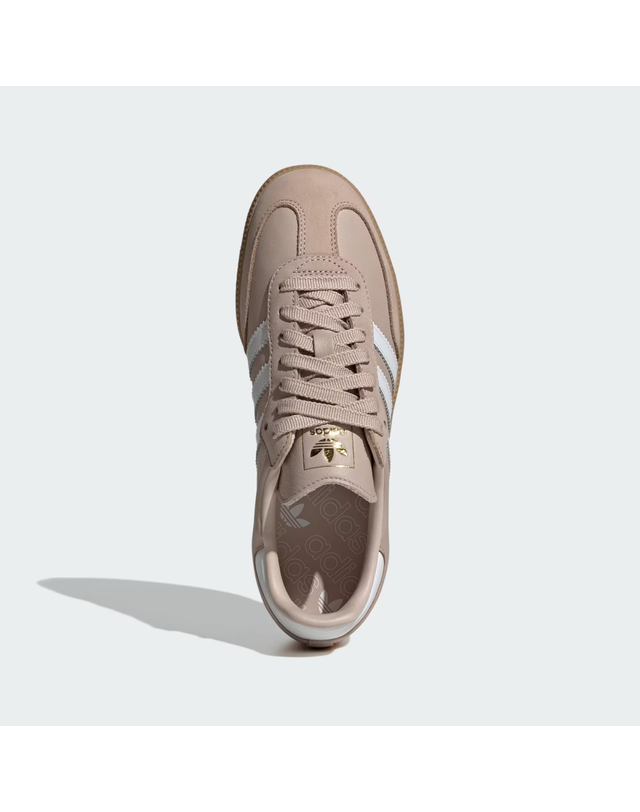아디다스 [ADIDAS] 아디다스 삼바 OG 슈즈 / 원더 토프 / 클라우드 화이트 / 골드 메탈릭_IE6523 착용컷
