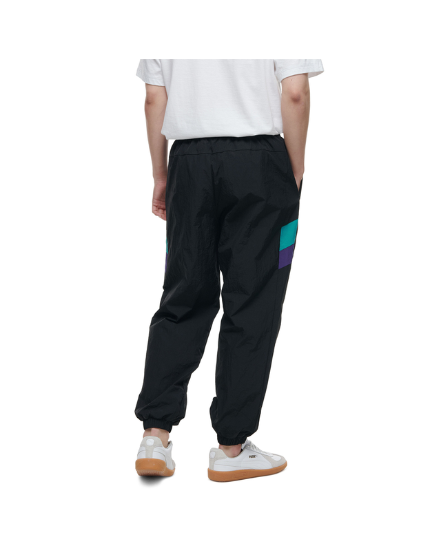 푸마 [푸마] 여성용 레트로 컬러블록 우븐 팬츠 RETRO COLORBLOCK WOVEN PANTS 블랙 블루 바이올렛_93333701 착용컷