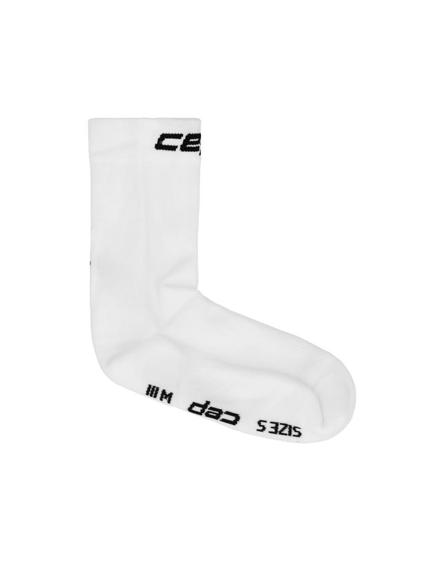 씨이피 CEP WP9C0R 코어 런 미드 컷 삭스 5.0 화이트 착용컷