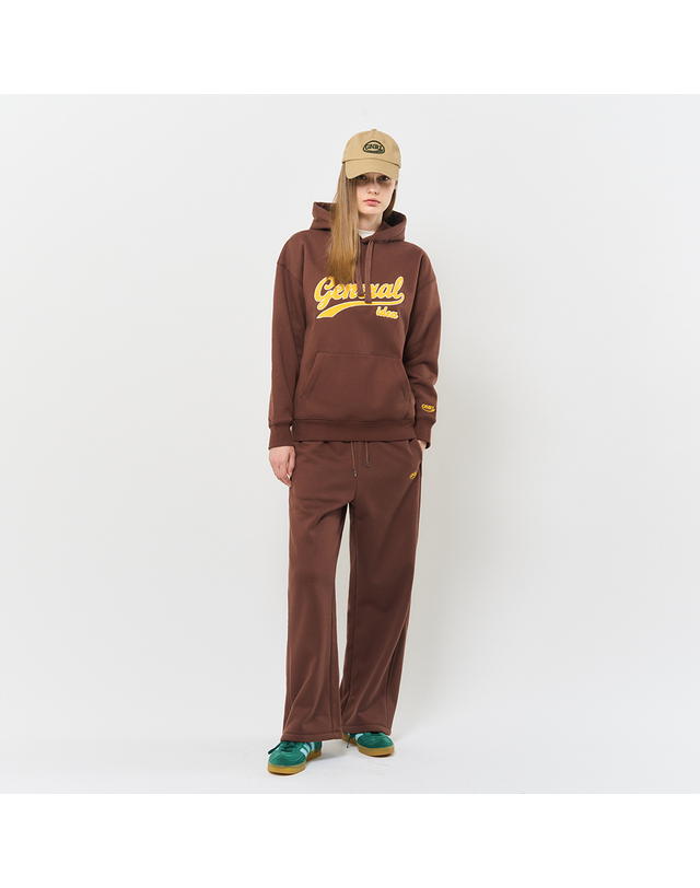 제너럴아이디어 UNISEX 기모 밴딩 스웨트 팬츠 [BROWN] / SBC4U11010 착용컷