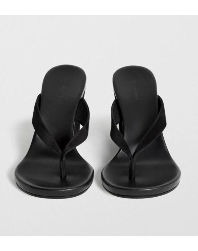 피비 파일로 [해외직구] 26SS 피비 파일로 뮬 슬리퍼 AS32LT0093 900BK 착용컷