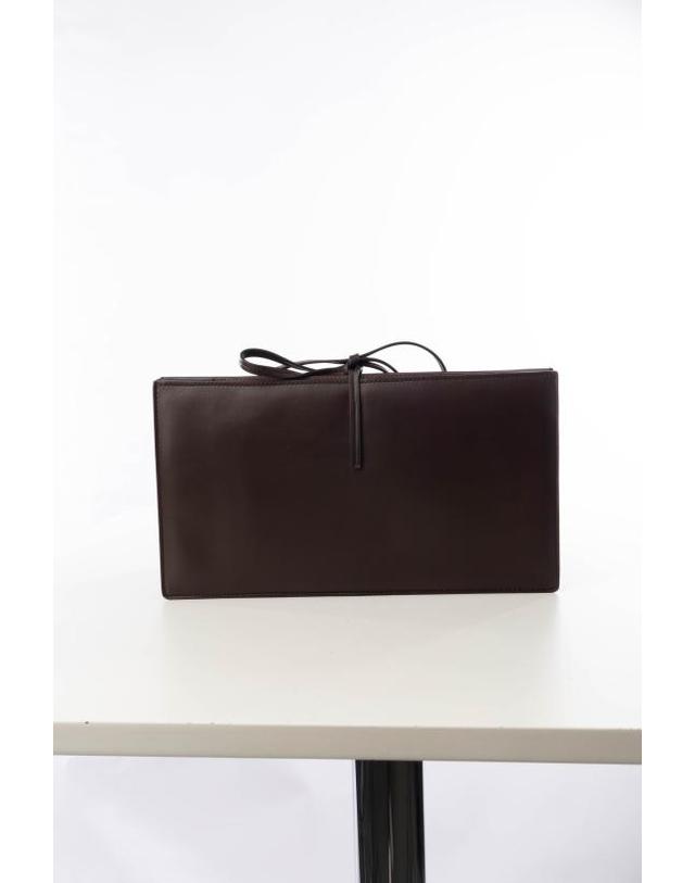 피비 파일로 [해외직구] 26FW 피비 파일로 클러치 파우치 EB14LT0246 803CHS CHOC BROWN SILVER 착용컷
