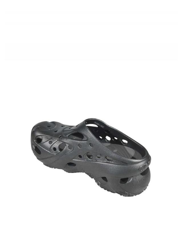 크록스 [해외직구] 26SS 크록스 샌들 CR211141BLACK TP582138728 착용컷