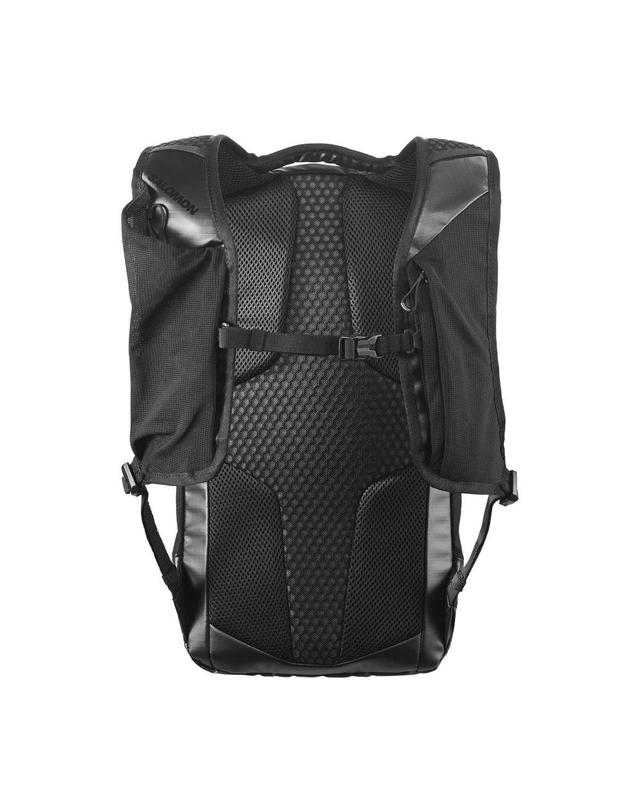 살로몬 살로몬 XT 15 OG 등산 트레킹 러닝 백팩 배낭 가방 남녀 공용 블랙 LC2868000 착용컷