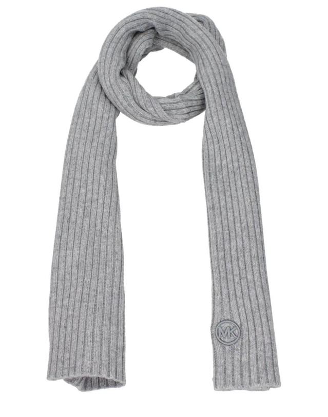 마이클 코어스 [해외직구] 26 FW 마이클코어스 ribbed knit logo patch scarf MKWC540085T TP459759997 착용컷