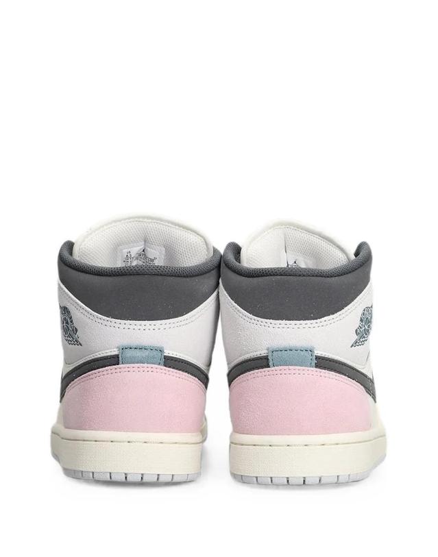 조르단 [해외직구] 26 FW Jordan 로고 패치 스니커즈 33994136 TP456479510 착용컷