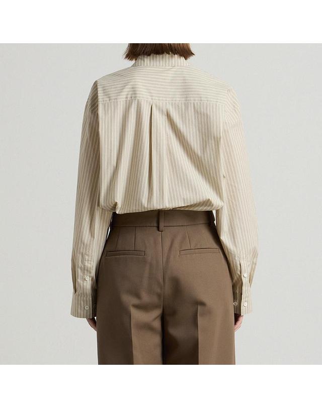 컴젠 [컴젠] 여성 클래식 오버핏 셔츠 BEIGE STRIPE 착용컷