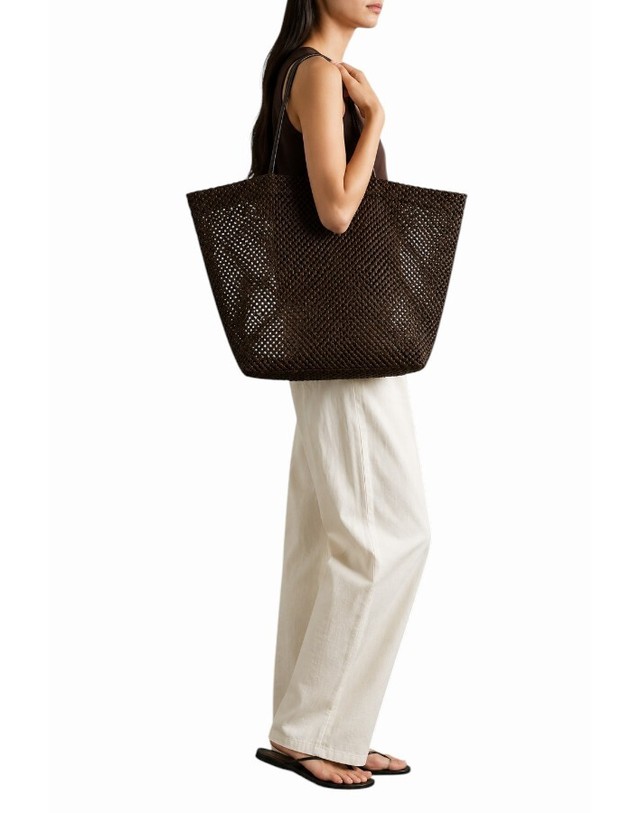 더로우 더로우 26FW 반 라피아 토트백 BARN TOTE W2074WL6 DANS 착용컷