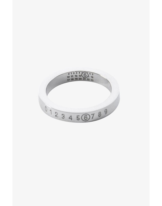 엠엠6 마르지엘라 MM6 마르지엘라 26SS MM6 넘버링 로고 미디엄 3MM 반지 SM6UQ0059 P6469 951 착용컷