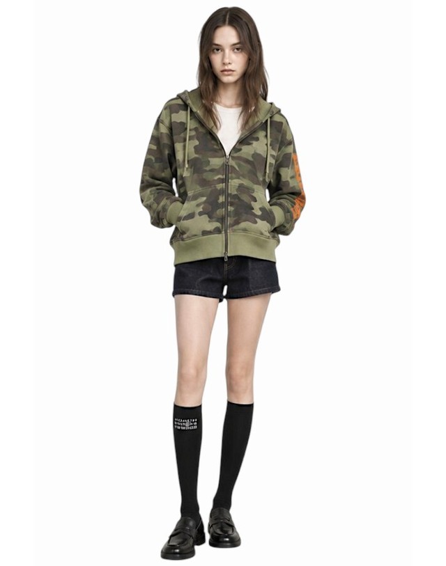 엠엠6 마르지엘라 MM6 마르지엘라 26FW 자카드 로고 니하이 삭스 S52TL0041 M13244 900 착용컷