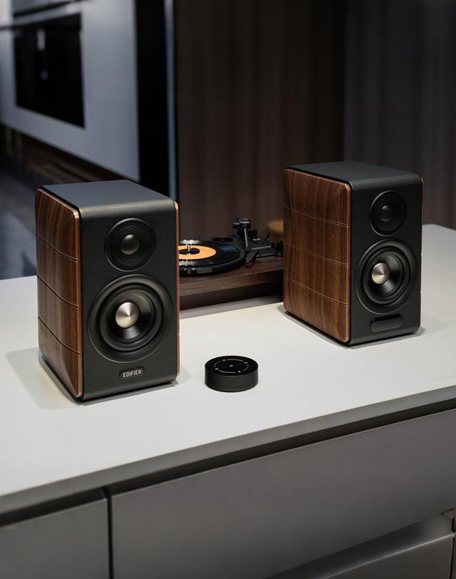 에디파이어 [EDIFIER] 에디파이어 S880DB MKII 블랙월넛 Hi-Fi 고음질 액티브 스피커 88W 착용컷