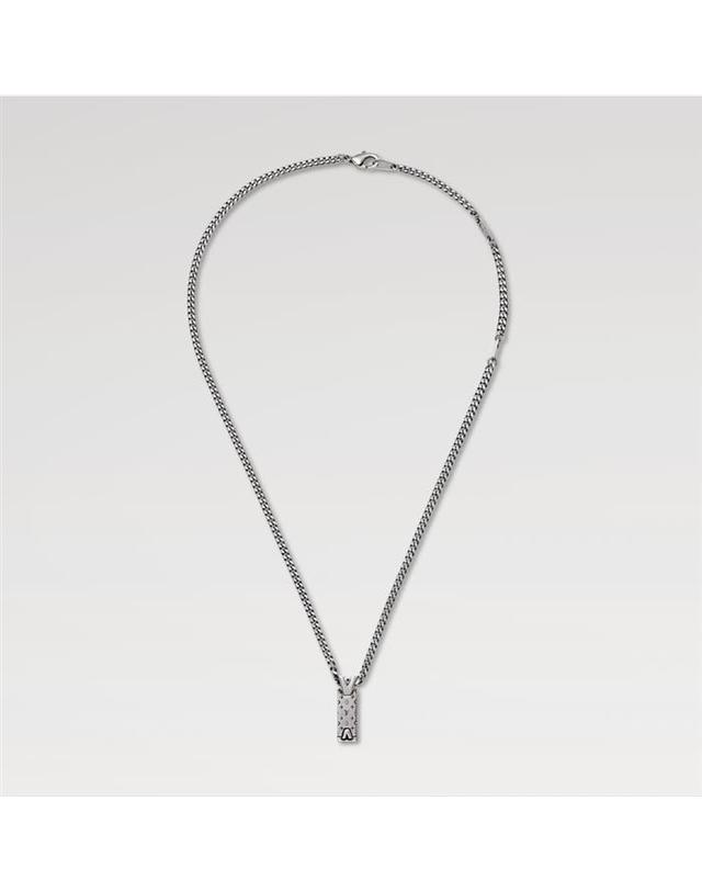 루이비통 [국내백화점/당일발송] 루이비통 LV 코일 (LV Coil) 펜던트 M04394 / 목걸이 착용컷