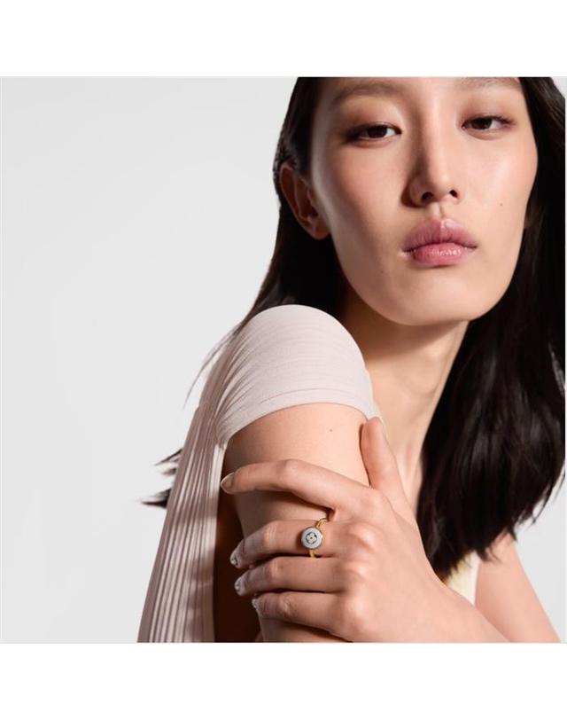 루이비통 [국내백화점/당일발송] 루이비통 LV 펄리 컨페티 반지 MA001M / 반지 착용컷