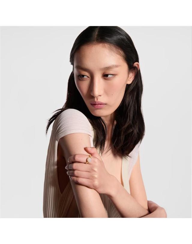 루이비통 [국내백화점/당일발송] 루이비통 LV 펄리 컨페티 반지 MA002M / 반지 착용컷