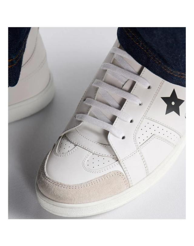 디올 [국내백화점/당일발송] [국내백화점/당일발송] 디올 Dior Star 스니커즈 화이트 블랙스타 KCK361CLD_S19W / 여성 스니커즈 착용컷