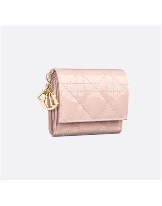 디올 [국내백화점/당일발송] [국내백화점/당일발송] 디올 Lady Dior Lotus 지갑 파우더 핑크 S0181OVRB_M413 / 여성 반지갑 착용컷
