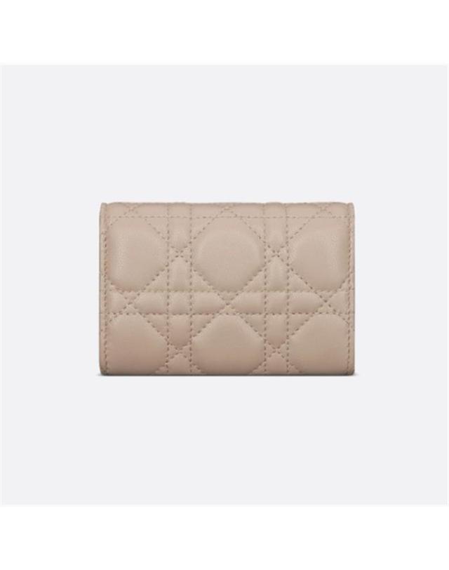 디올 [국내백화점/당일발송] [국내백화점/당일발송] 디올 My Dior Glycine 지갑 파우더 베이지 S0966ONMJ_M51U / 여성 반지갑 착용컷