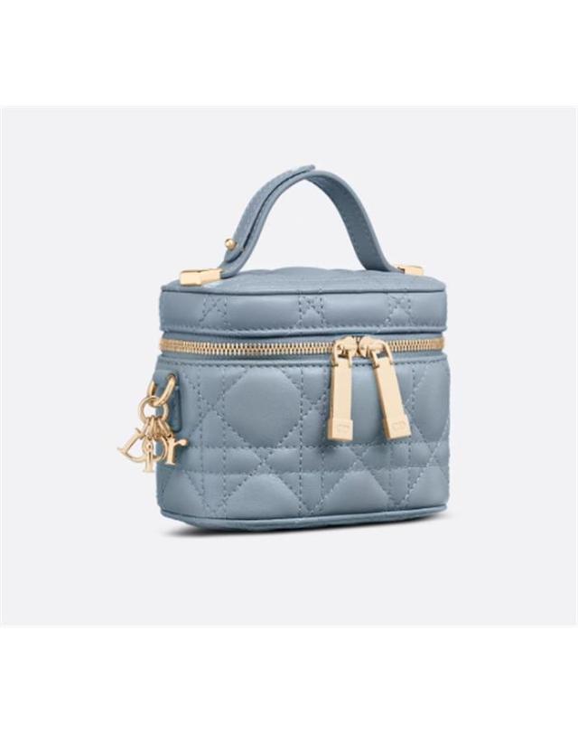 디올 [국내백화점/당일발송] [국내백화점/당일발송] 디올 Lady Dior 마이크로 베니티 케이스 S0935ONMJ_M81B / 여성 파우치백 착용컷
