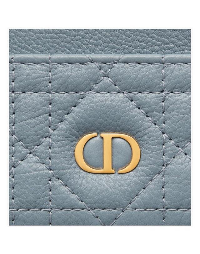 디올 [국내백화점/당일발송] [국내백화점/당일발송] 디올 Dior Caro Freesia 카드 지갑 S5130UWHC_M81B / 여성 카드지갑 착용컷