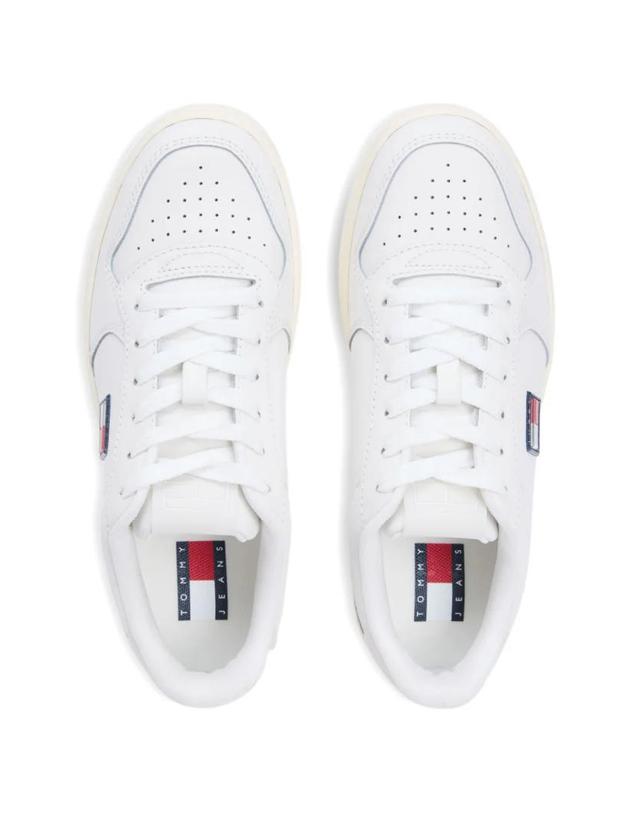 타미진스 [해외직구] 26 FW Tommy Jeans 로고 패치 퍼포레이티드 스니커즈 EN0EN02980 TP454095328 착용컷