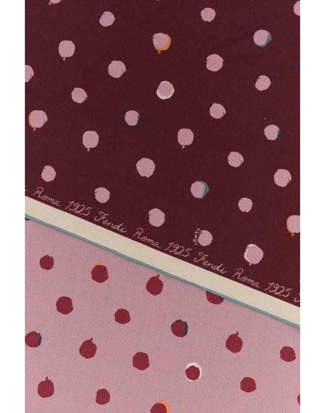 펜디 26SS 펜디 여성 팔레나 도트 실크 스퀘어 스카프 FXT091AWEX F1VHA Printed Pink Burgundy BPG 착용컷