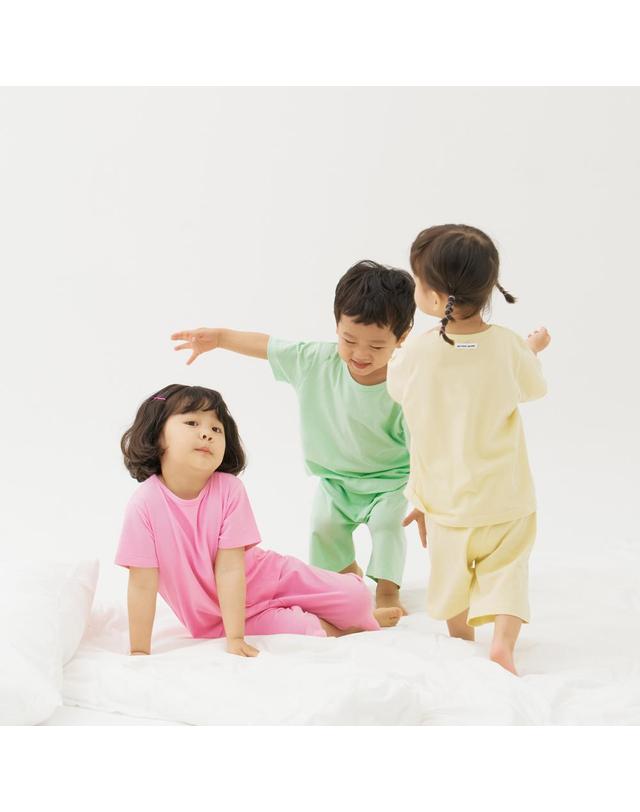 스테이지 어라운드 [스테이지]아기 여름 유아 실내복 내복 상하복 아동 잠옷 살랑 모달 세트 4+1 착용컷