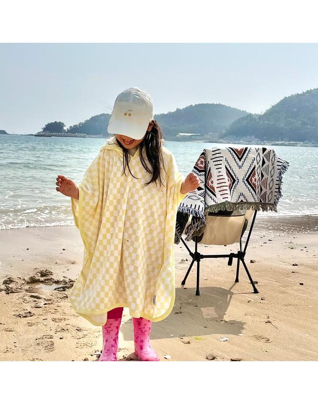 스테이지 어라운드 유아 키즈 비치 타올 목욕 가운 [체커보드 판초] 착용컷