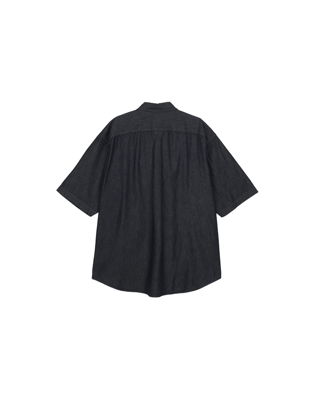단톤 단톤 남성 도트 버튼 다운 셔츠 인디고 DT-B0337-IN 블랙 착용컷
