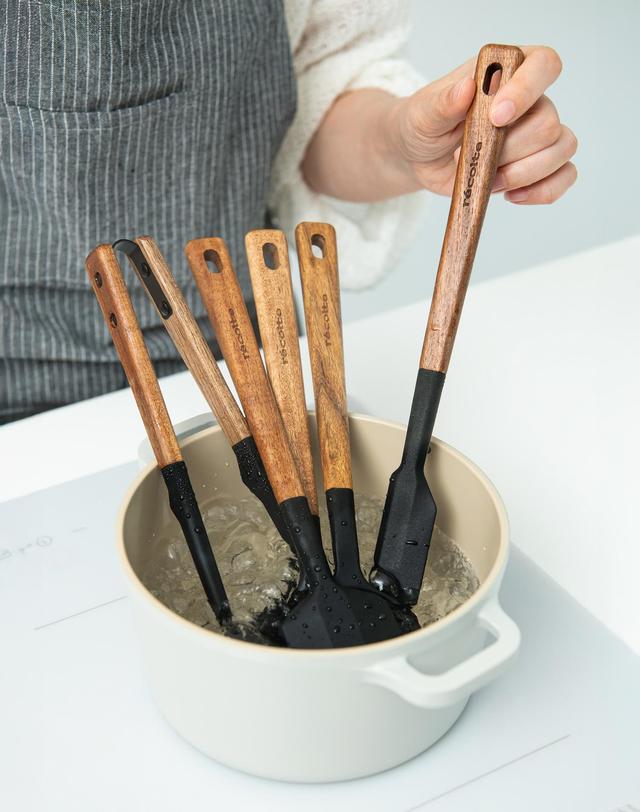 레꼴뜨 레꼴뜨 실리콘 조리도구 키친툴 스파츌라 주걱 요리도구 주방용품 착용컷
