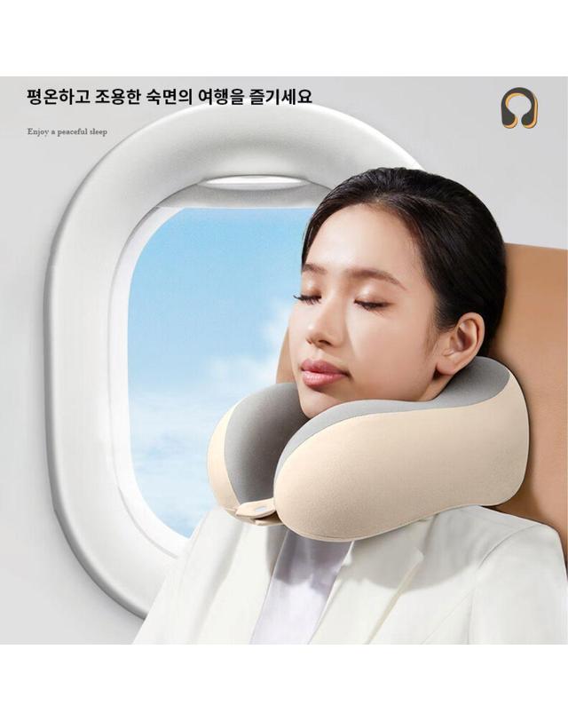 사만킬로미터 40000KM 기내용 여행용 목베개 간편 휴대용 목쿠션 라이트베이지 착용컷