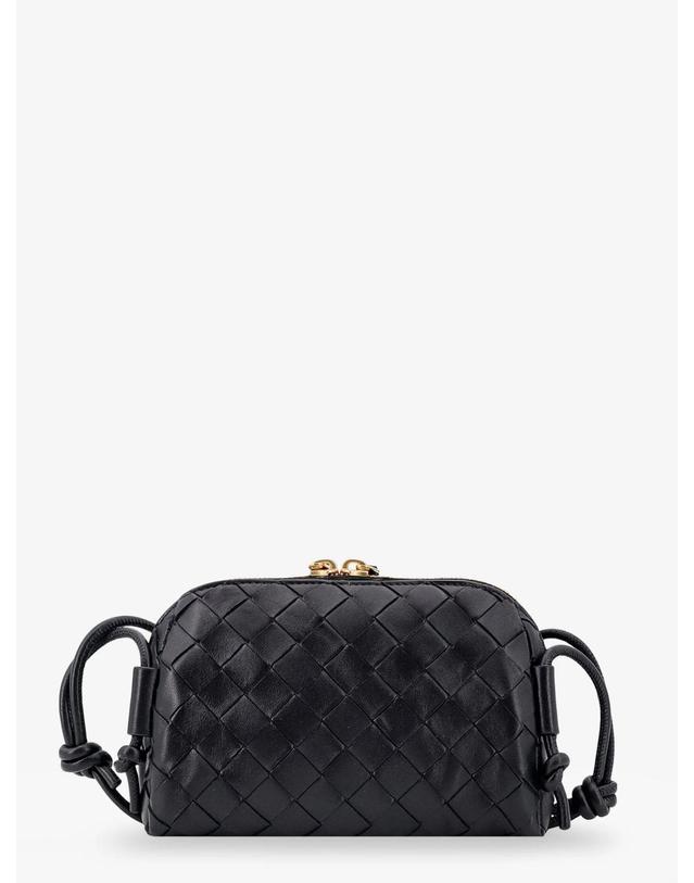 보테가 베네타 [N85]보테가 베네타 794258 여성 크로스백 숄더백 쇼퍼백 BOTTEGA VENETA Concert Pouch leather crossbody bag with Intrecciato motif 착용컷
