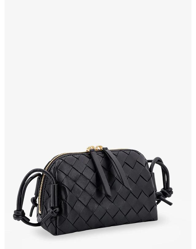 보테가 베네타 [N85]보테가 베네타 794258 여성 크로스백 숄더백 쇼퍼백 BOTTEGA VENETA Concert Pouch leather crossbody bag with Intrecciato motif 착용컷