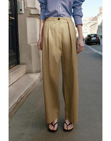 자라 · 자라 테일러드 배럴핏 다트 슬랙스 팬츠 8372/100/505 KHAKI · 스토어 상품 이미지