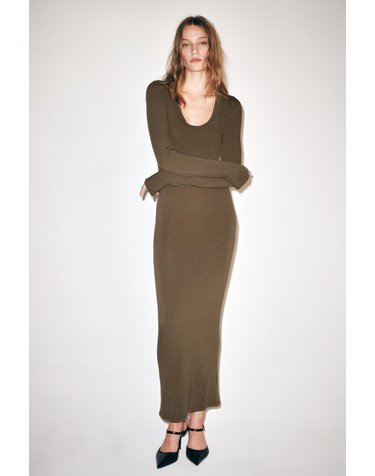 자라 스쿱넥 슬림핏 롱 원피스 5039/480/507 DARK KHAKI