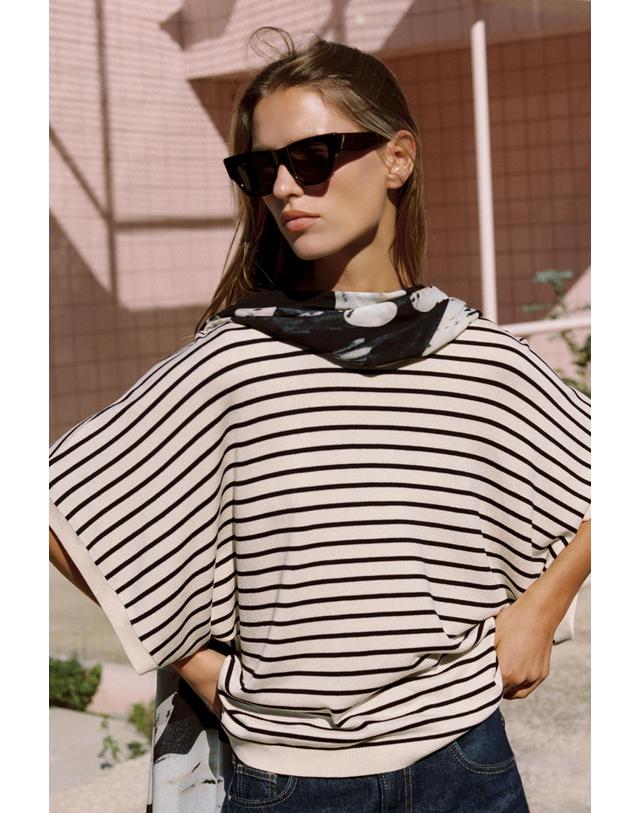 자라 자라 스트라이프 라운드넥 반팔 니트 탑 3433/004/104 STRIPED 아이보리 착용컷