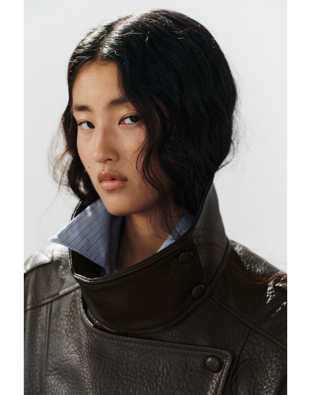 자라 자라 레더 이펙트 오버핏 자켓 4391/892/700 BROWN 초콜릿 착용컷
