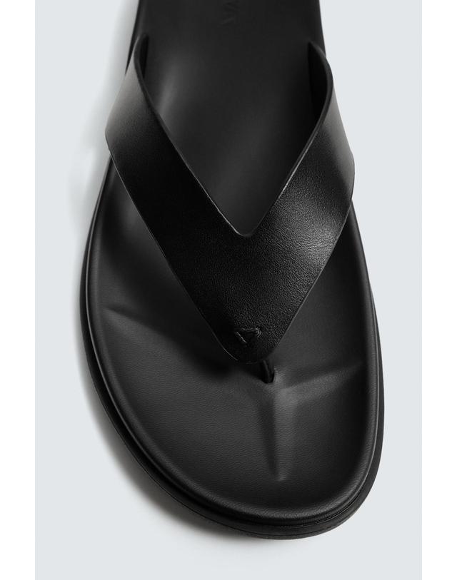 자라 자라 베이직 토 디바이더 스트랩 샌들 2737/720/800 BLACK 블랙 착용컷