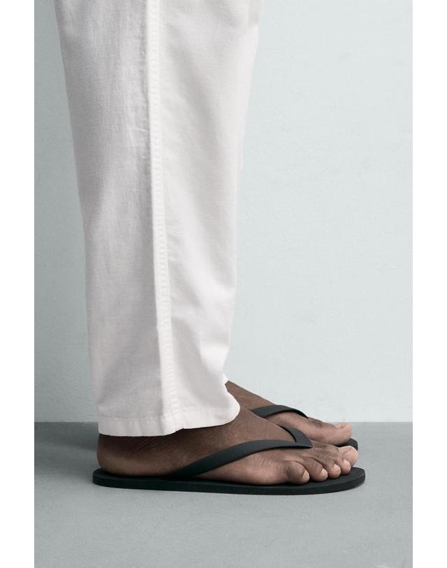 자라 자라 베이직 블랙 러버 스트랩 샌들 2796/720/800 BLACK 착용컷