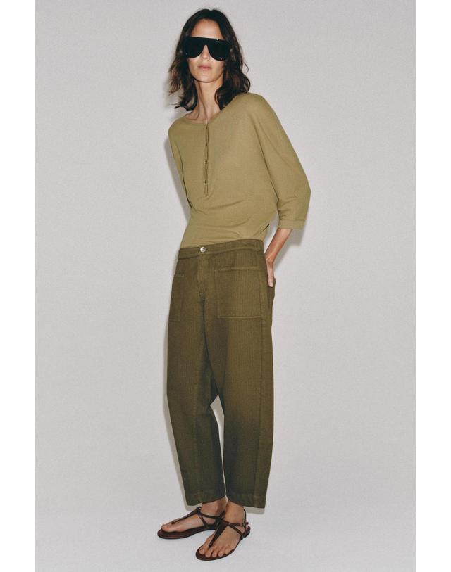 자라 자라 패치 포켓 코튼 배럴 팬츠 2183/240/505 KHAKI 카키 착용컷