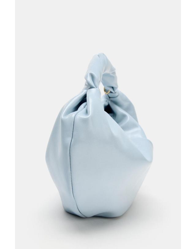 자라 자라 체인 스트랩 셔링 클러치백 6096/810/400 BLUE 블루 착용컷