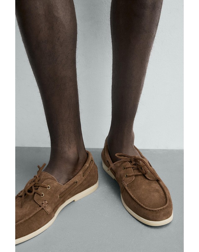 자라 자라 스플릿 스웨이드 레더 데크 슈즈 2433/820/700 BROWN 브라운 착용컷