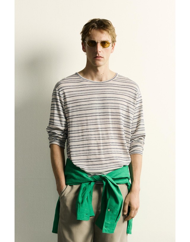 자라 자라 비스코스 린넨 스트라이프 긴팔 티셔츠 4805/338/104 STRIPED 멀티컬러 착용컷
