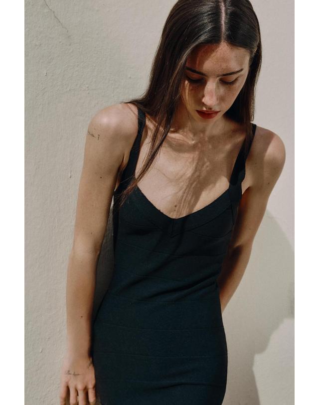 자라 자라 스트레치 브이넥 스트랩 미니 원피스 5063/809/800 BLACK 블랙 착용컷