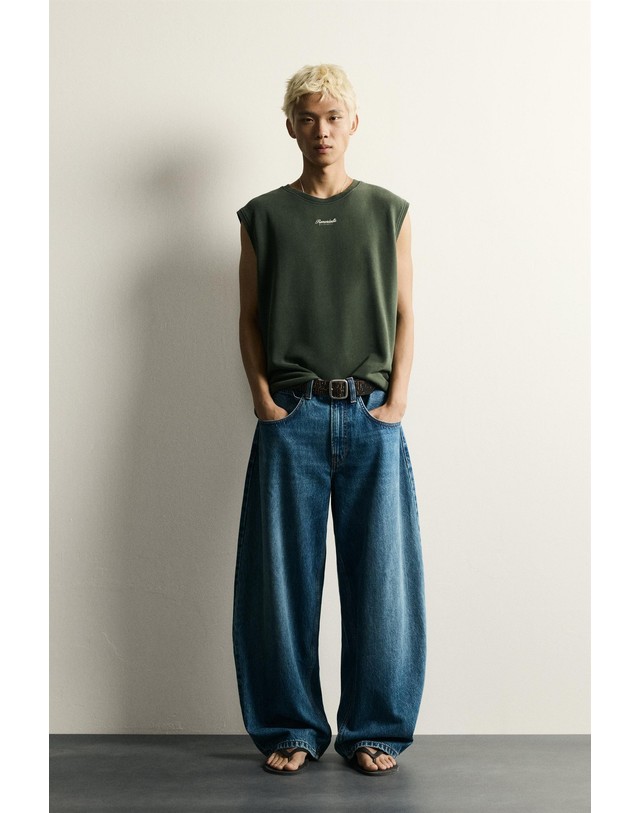 자라 자라 자수 텍스트 민소매 스웨트셔츠 4087/316/529 DARK GREEN 그린 착용컷