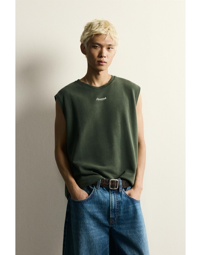 자라 자라 자수 텍스트 민소매 스웨트셔츠 4087/316/529 DARK GREEN 그린 착용컷
