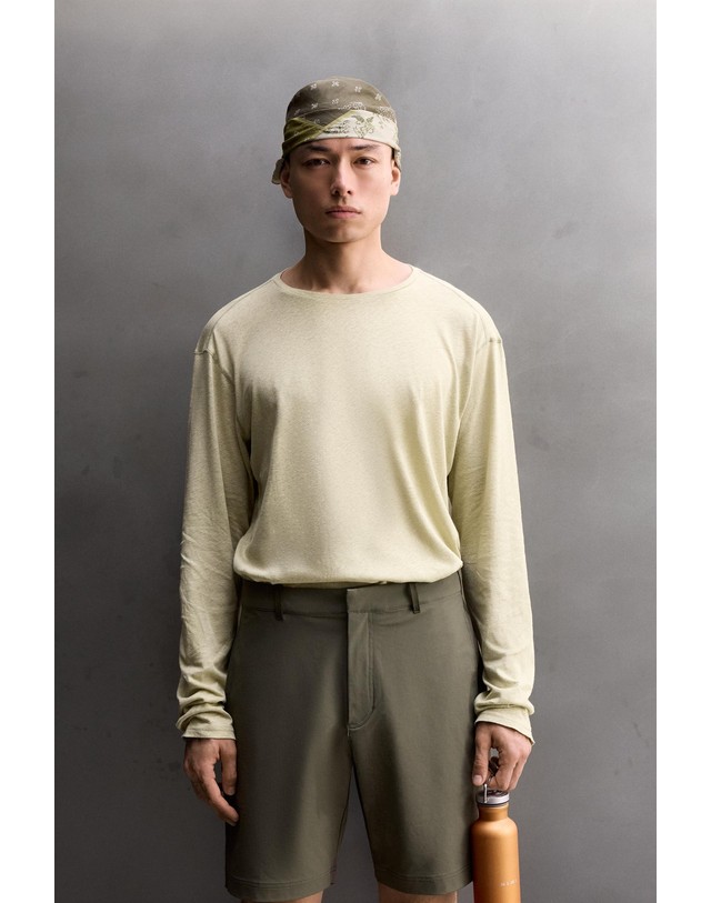 자라 자라 릴렉스핏 경량 코튼 린넨 긴팔 티셔츠 5868/306/519 WASHED GREEN 베이지 착용컷